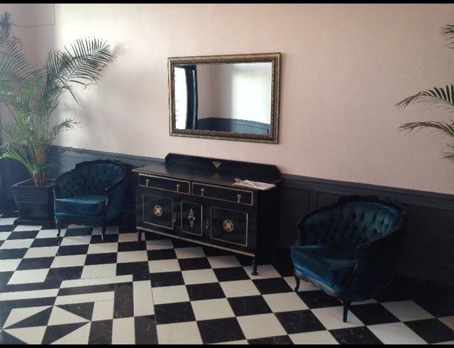 2 BEDROOM APARTMENT FOR SALE IN MUIZENBERG